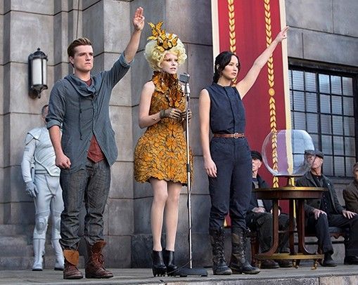photo the-hunger-games-cathcing-fire-jennifer-lawrence-elizabeth-banks_zpsf010d831.jpg