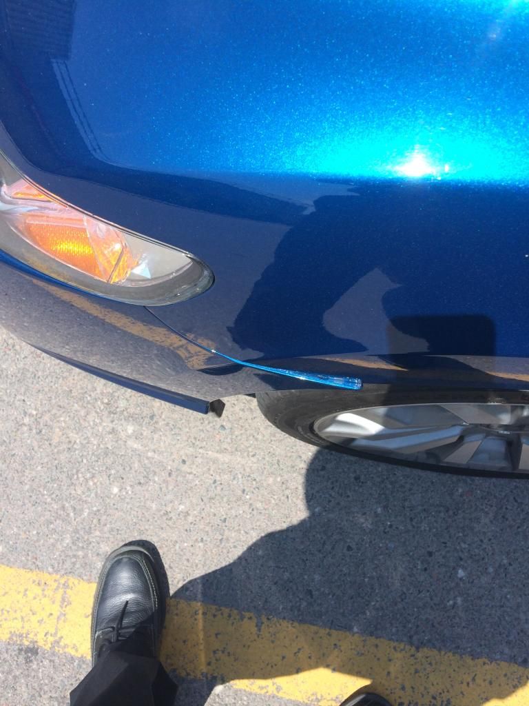 Broke my bumper clip ( 8th Generation Honda Civic Forum