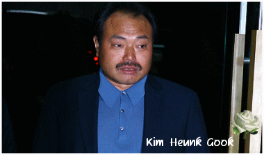 Kim Heung Gook en el Funeral de Lim Sung Hoon (Turtleman)