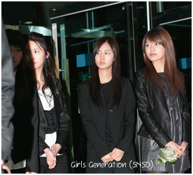 Girls Generation en el Funeral de Lim Sung Hoon (Turtleman)