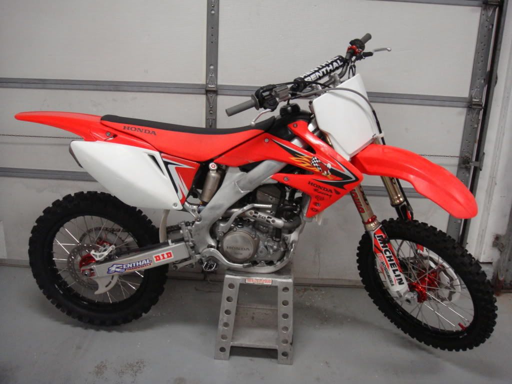 http://i178.photobucket.com/albums/w265/kwilla12/07%20crf250r/th_07crf250r005.jpg