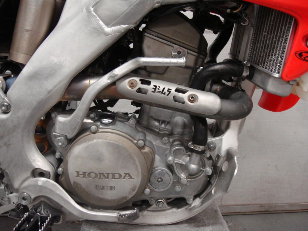 http://i178.photobucket.com/albums/w265/kwilla12/07%20crf250r/th_07crf250r007.jpg