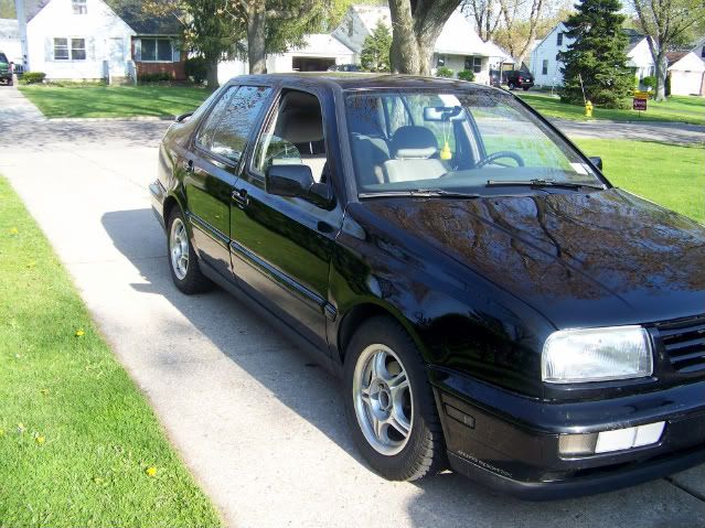 http://i178.photobucket.com/albums/w267/ryan89w/97jetta002.jpg