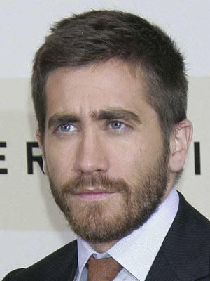 Natalie Portman Dating Jake Gyllenhaal. Jake Gyllenhaal, 27, has the