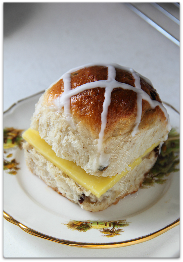 Cross Bun photo cbun10_zpszswaadxz.png
