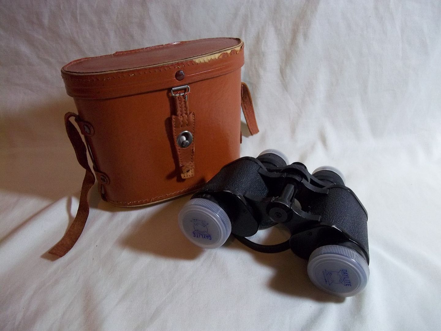 Vintage DAYLITE BINOCULARS DELUXE 7x35 Wide Angle w/ case lens caps No