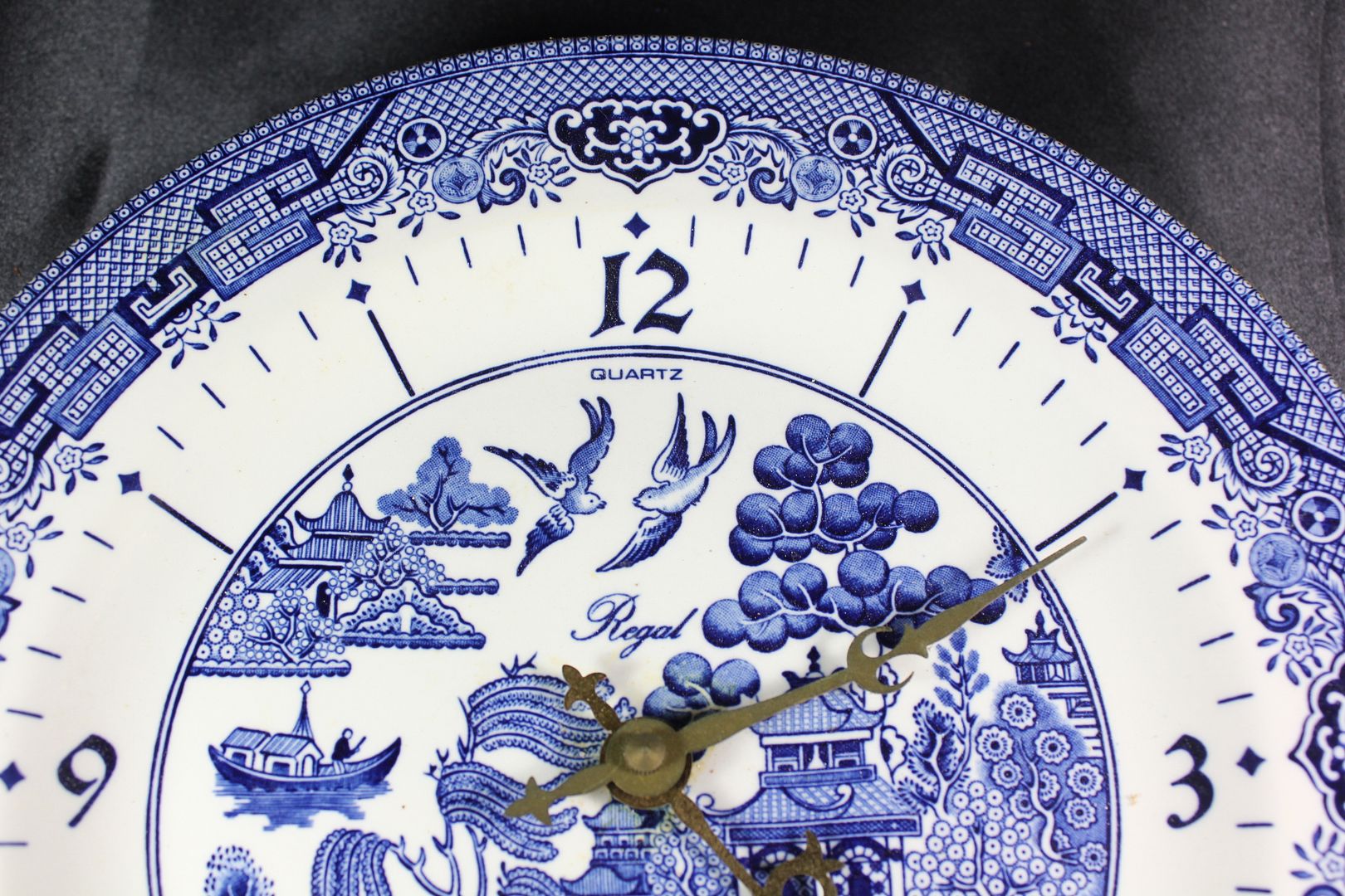 Vintage CHURCHILL England Blue Willow Regal Quartz Ceramic Wall CLOCK