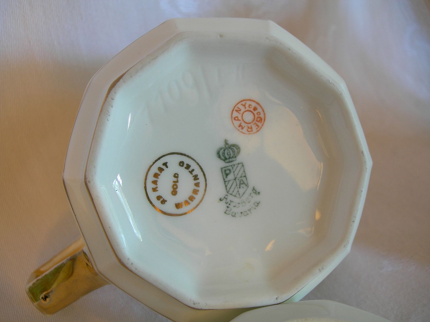 Vintage 17 piece China Tea Set 22K Gold Warranted Arzberg Bavaria