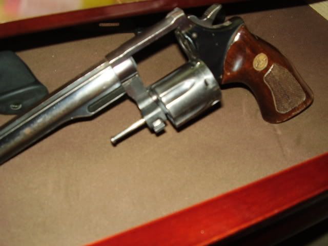 Burgo Revolver