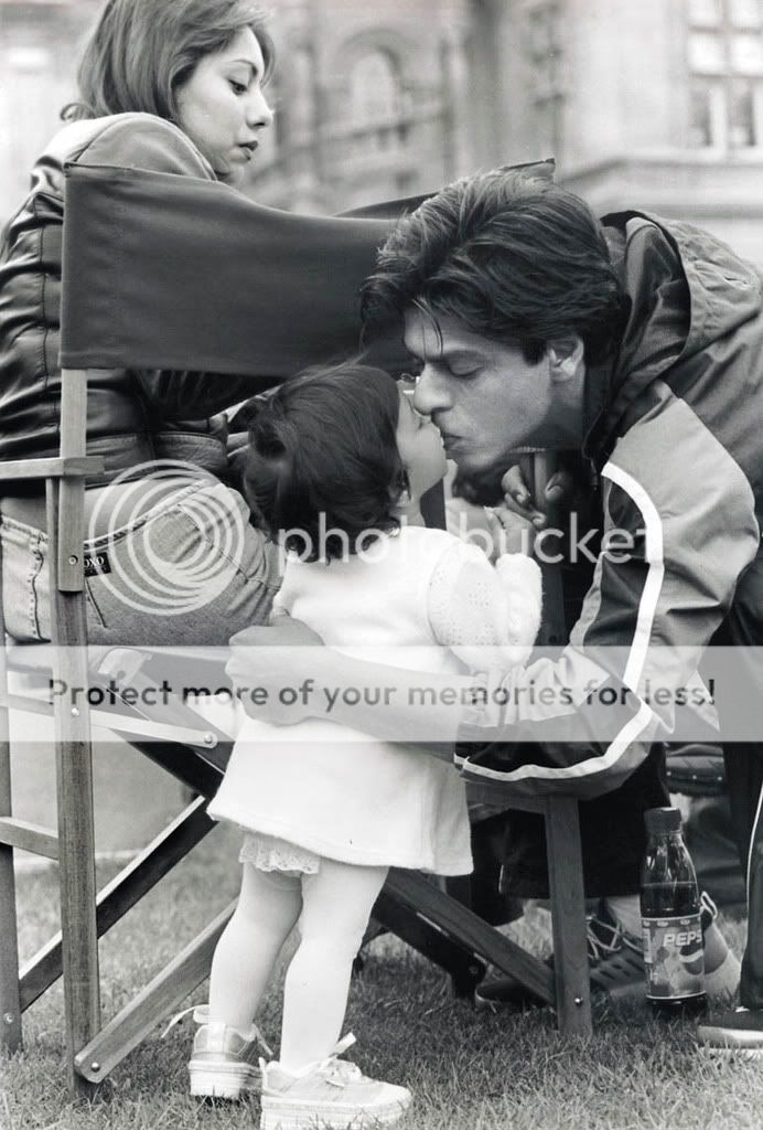 http://i178.photobucket.com/albums/w261/monikala_2007/SRK%20Events/SRK%20Books/SRK%20Books%20SRK%20only/sundaylarge1fr3gj7.jpg