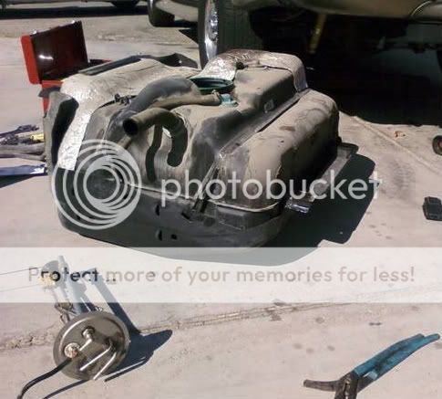 2001 Ford excursion fuel tank size